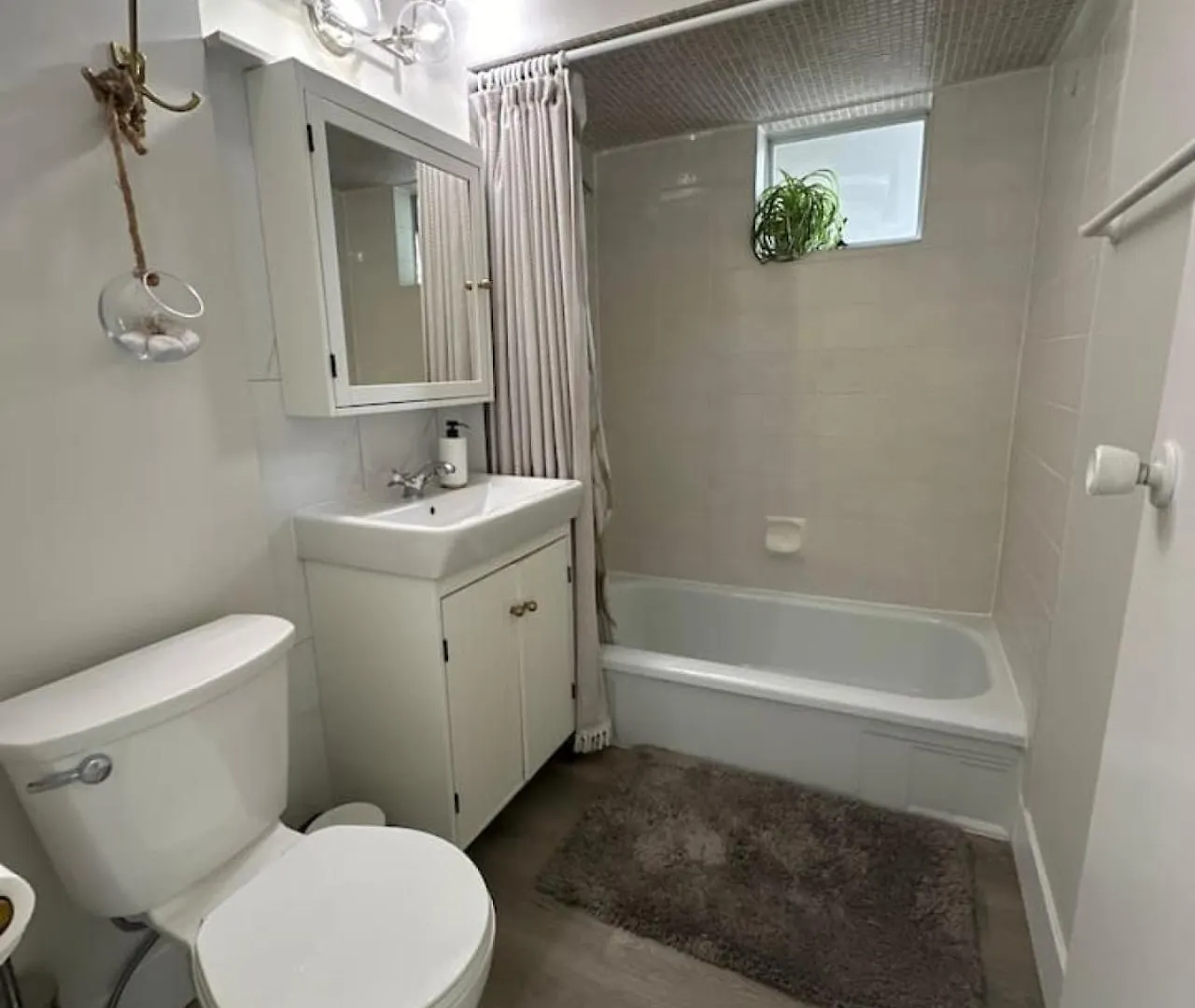 Charming Corner Villa Vancouver Holiday home